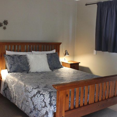 Blue Thistle Cottages Те-Анау Екстер'єр фото