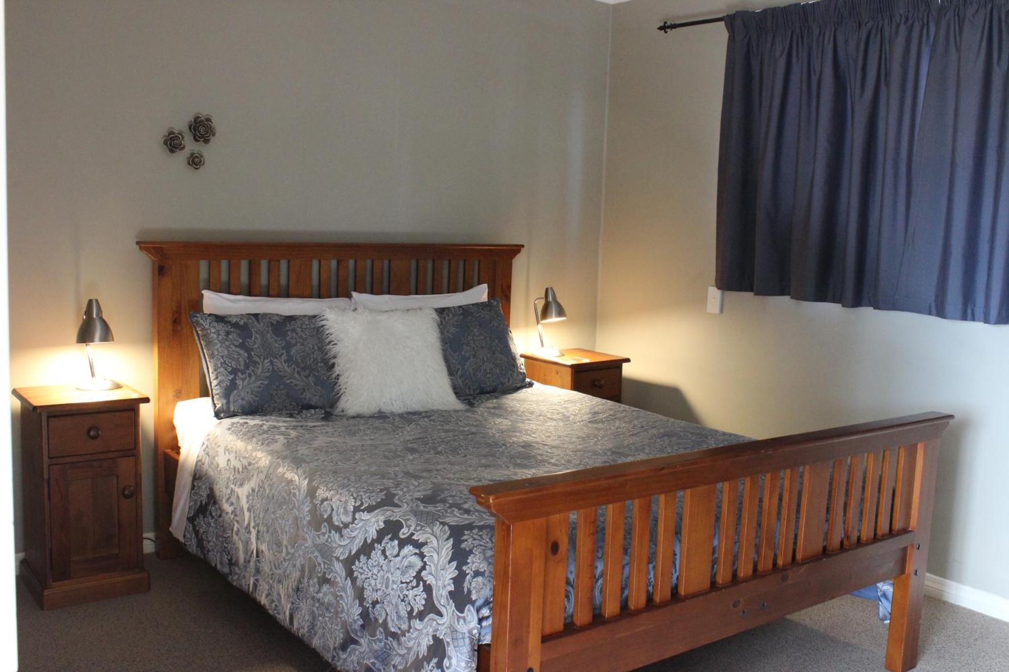 Blue Thistle Cottages Те-Анау Екстер'єр фото
