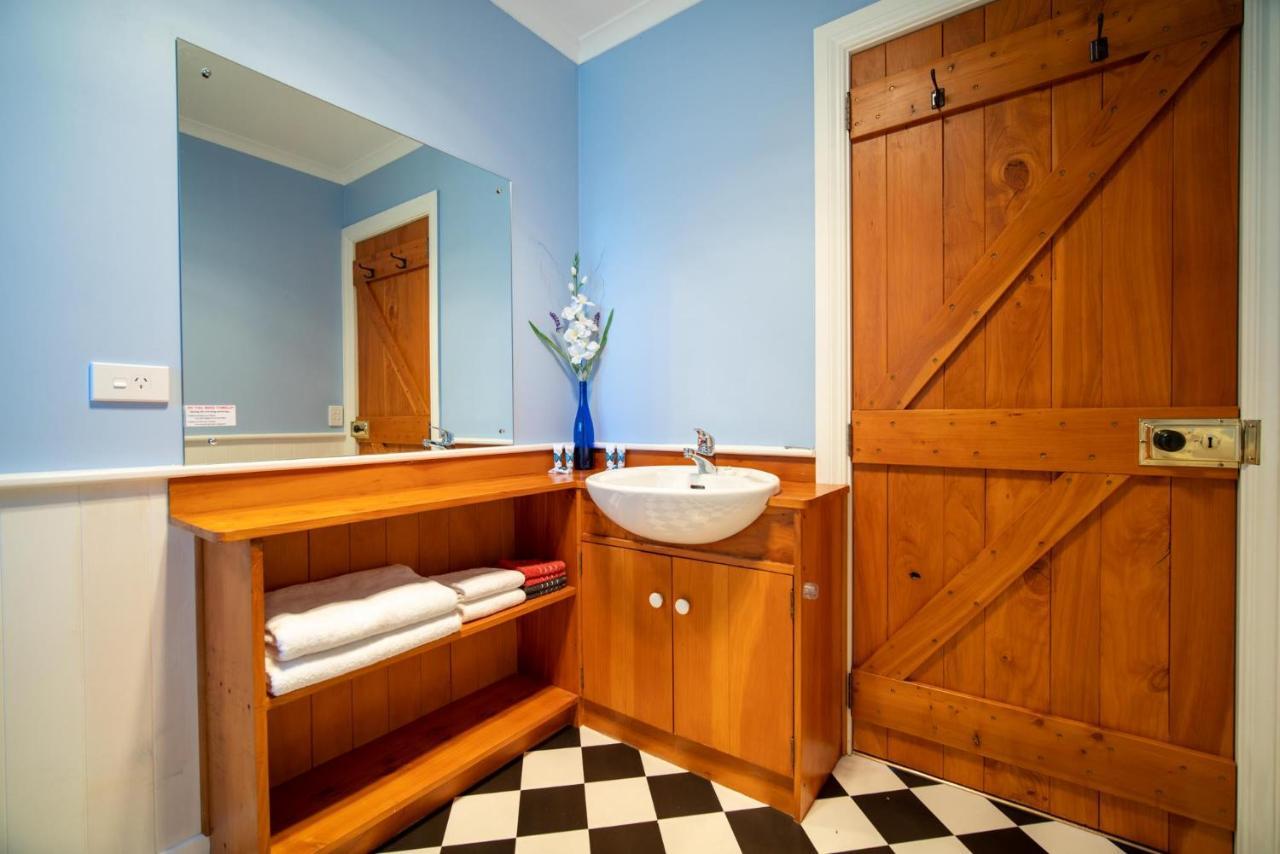 Blue Thistle Cottages Те-Анау Екстер'єр фото