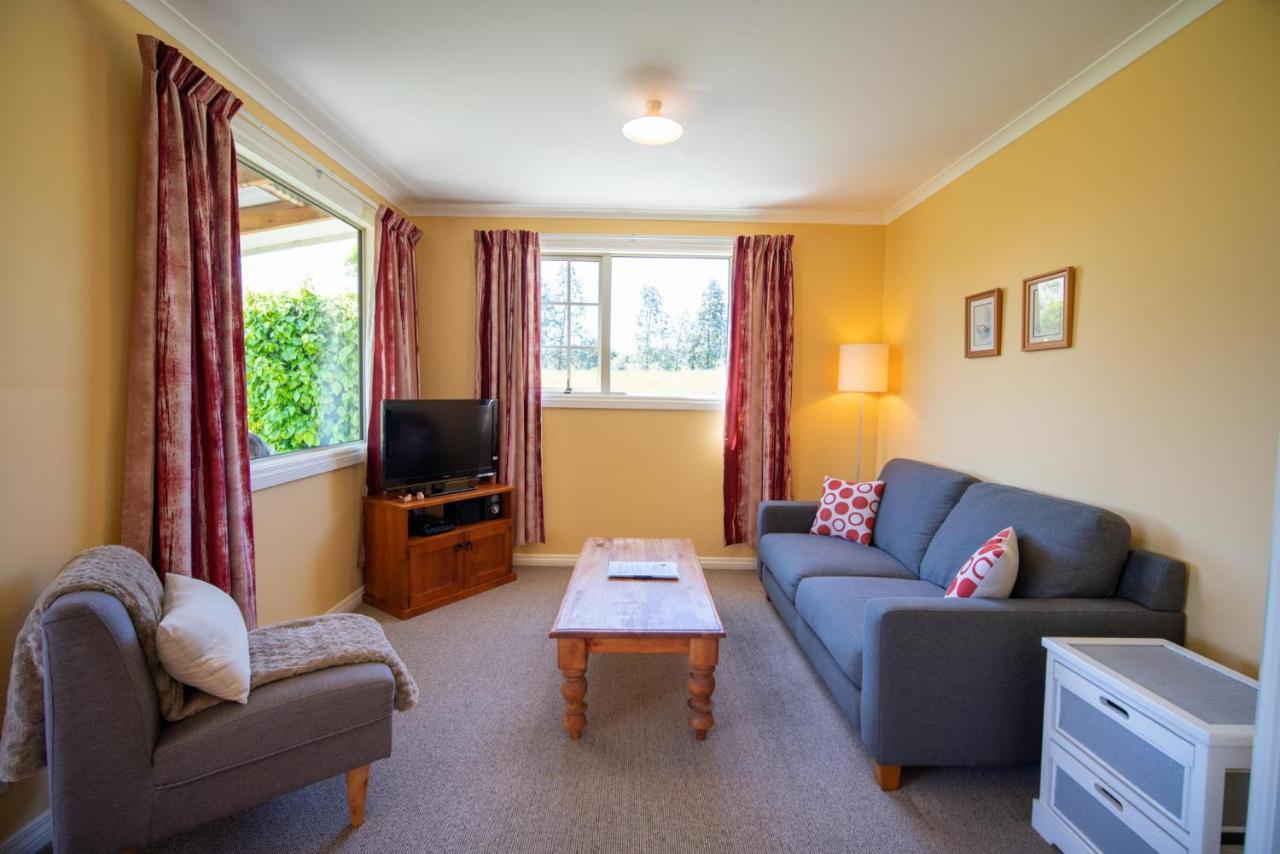 Blue Thistle Cottages Те-Анау Екстер'єр фото